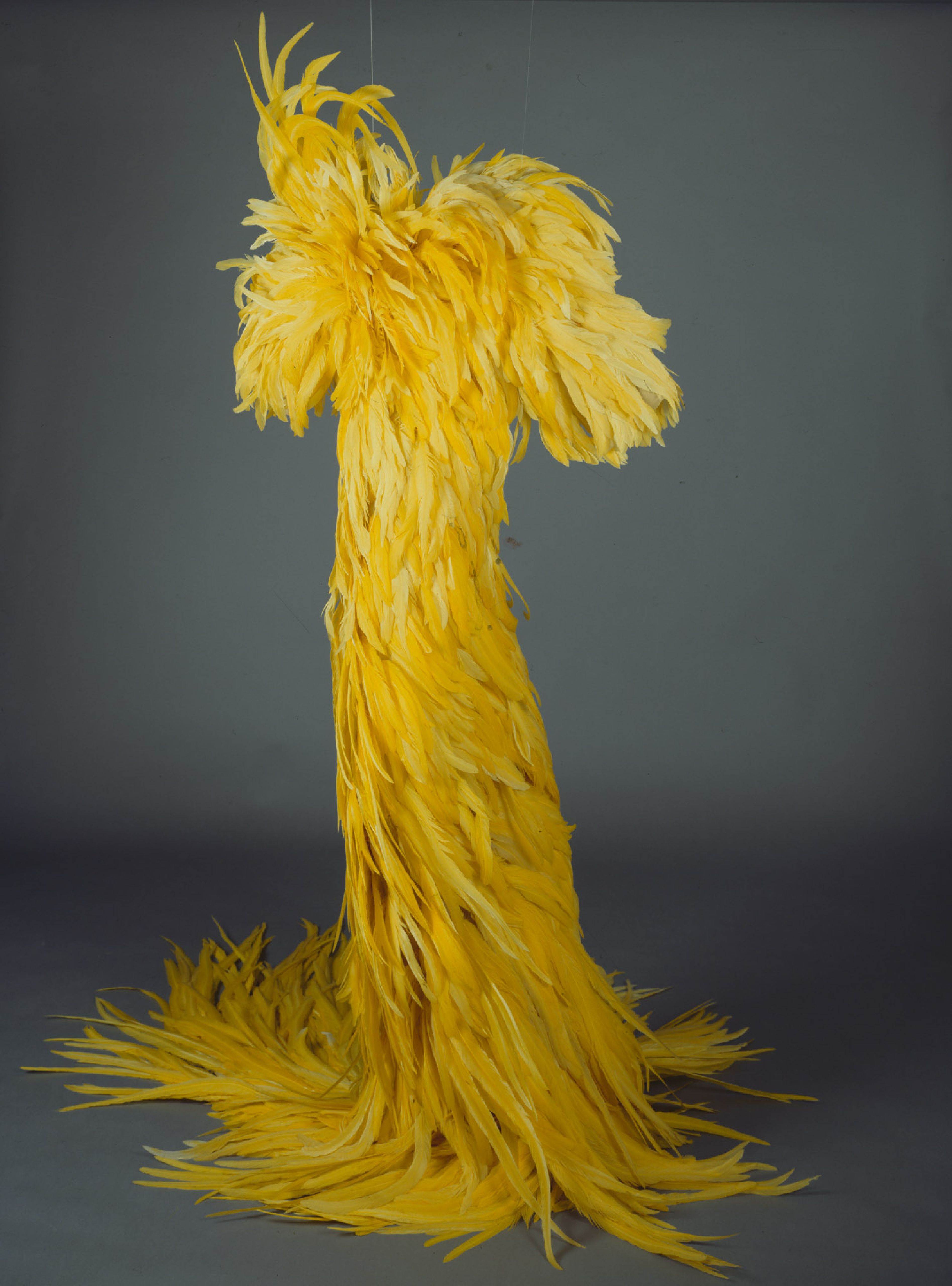 Showmantel aus gelben Hahnenfedern, Design: Jean Louis, Los Angeles, 1959